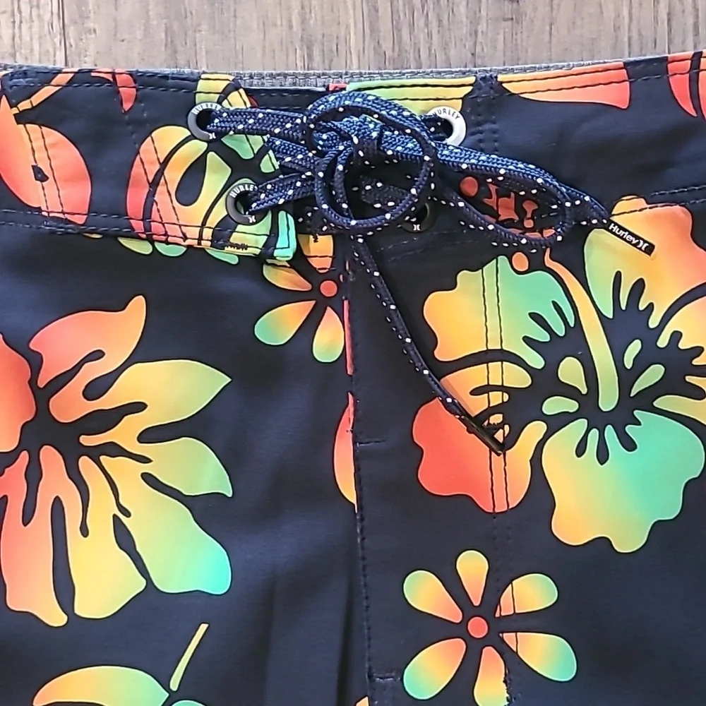 Hurley Tropical Print Phantom Eco Swim Trunks Size Medium, Waist 30